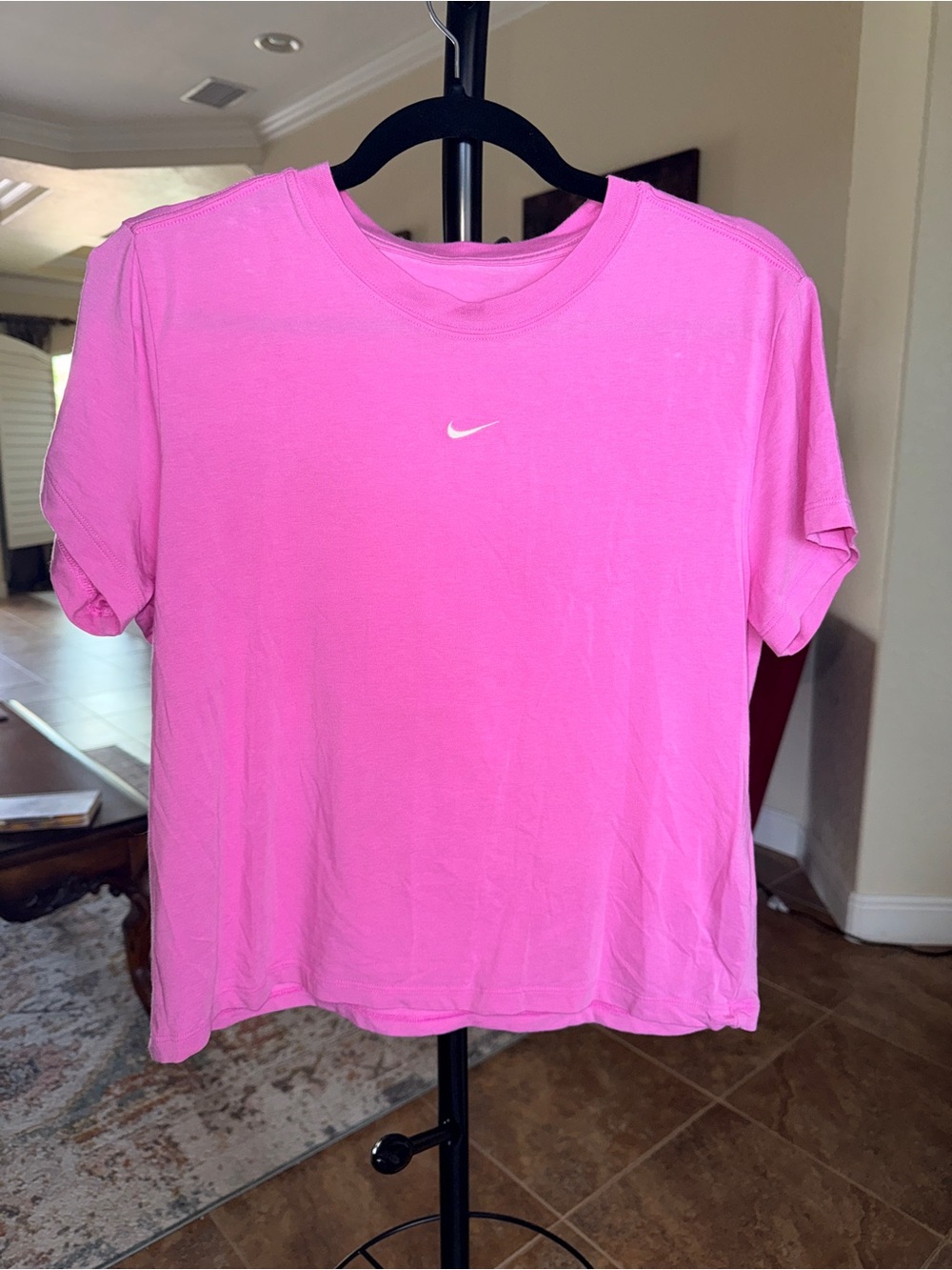 Nike Sportswear Chill Knit Women's Tee - Slim Fit - Size XL - Like New - Picture 1 of 3